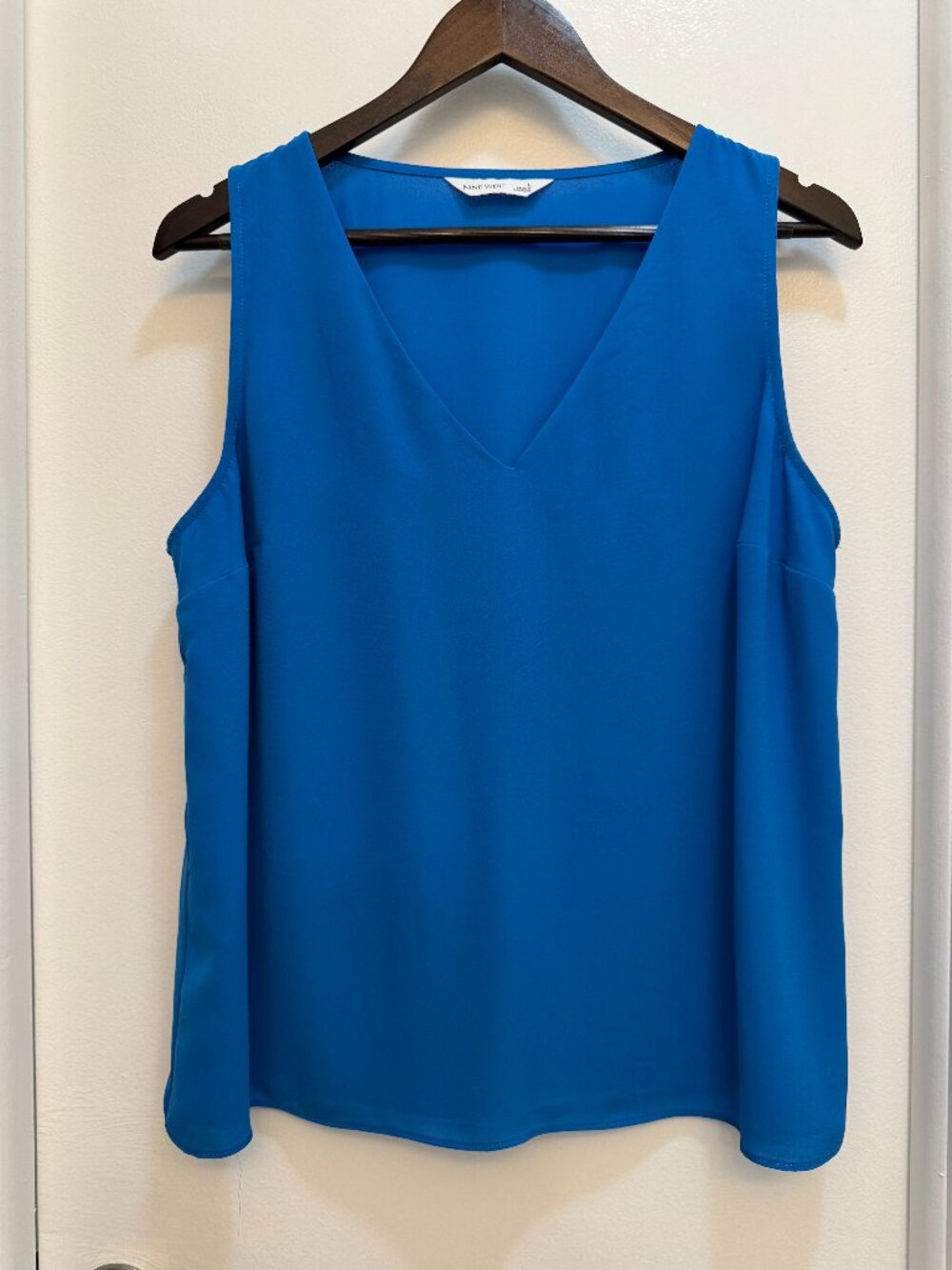 Nine West sleeveless v neck women blouse